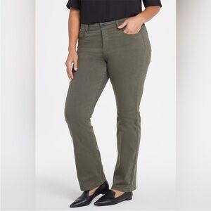 NWT. NYDJ 26W Marilyn Straight Jeans in Oxford Navy.